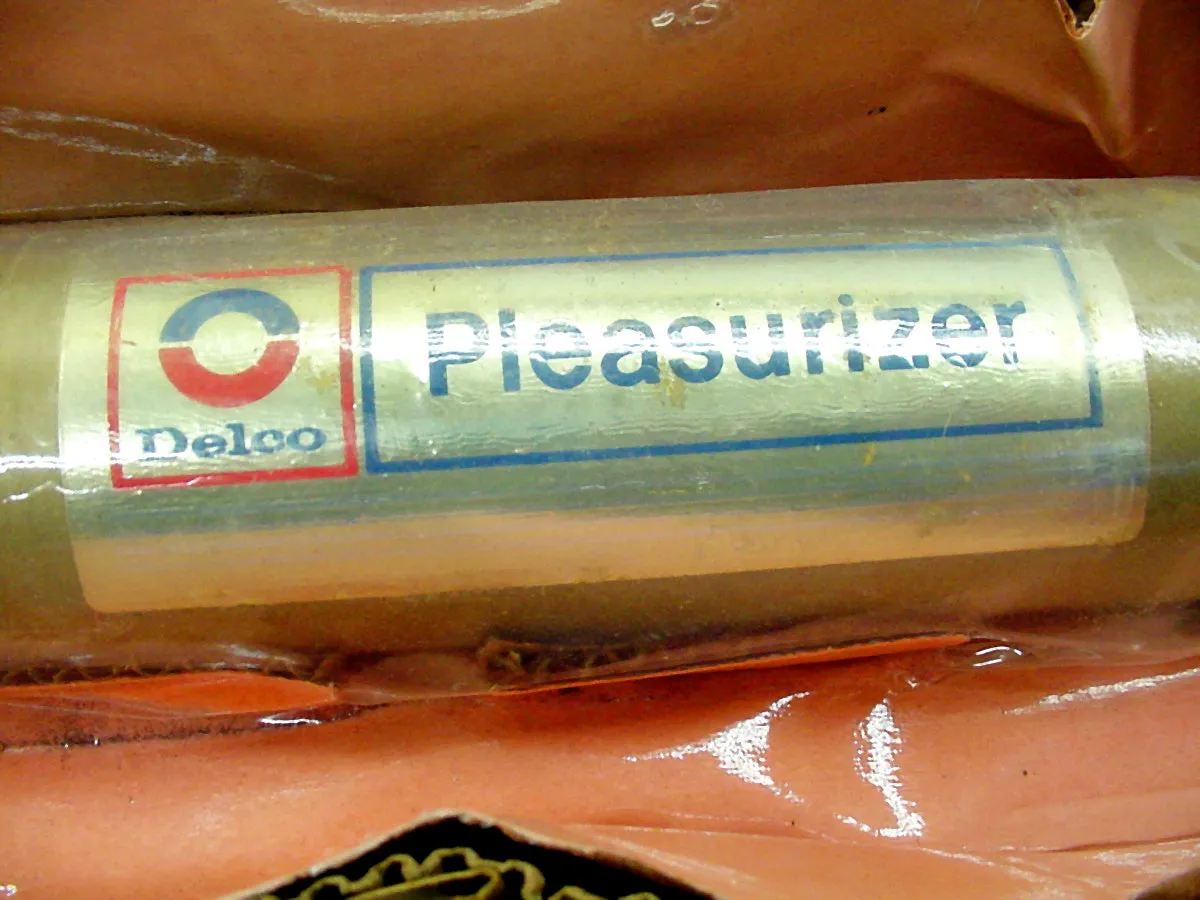 Cadillac 1971-1976 NOS Pair Rear Delco Pleasurizer Shock Absorbers #P1180