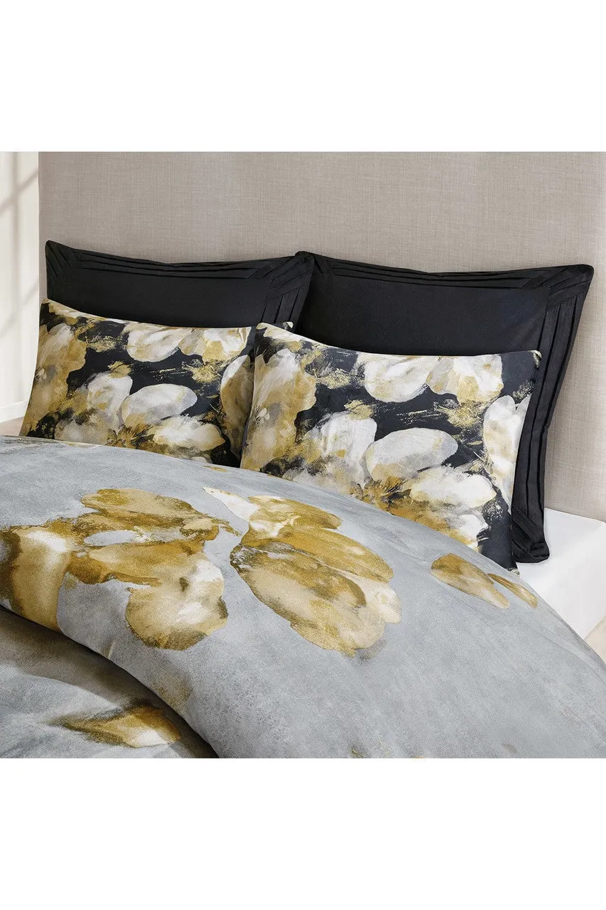 Casa Noir Comforter Set