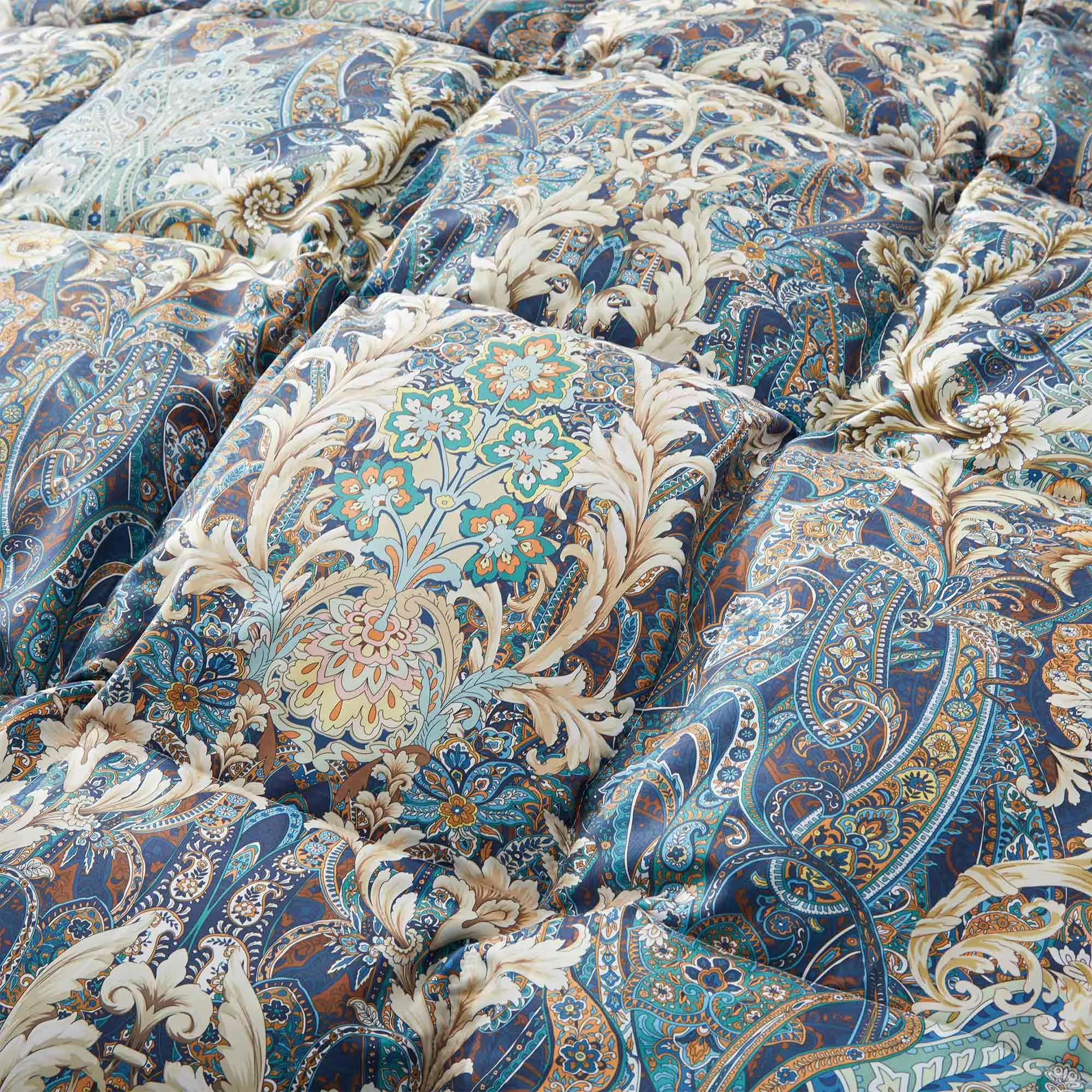 Floral Paisley Down Feather Fiber Comforter Set – Warm Winter Bedding for Cold Weather