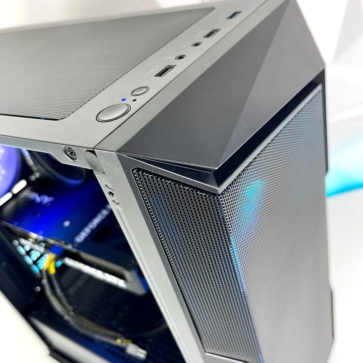 IGaming Intel Core i7 12700F | RTX 4070 Ti super/4080 super | 32GB DDR5 AX61 Elite