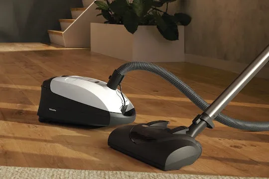 Miele Classic C1 Cat & Dog Vacuum Cleaner