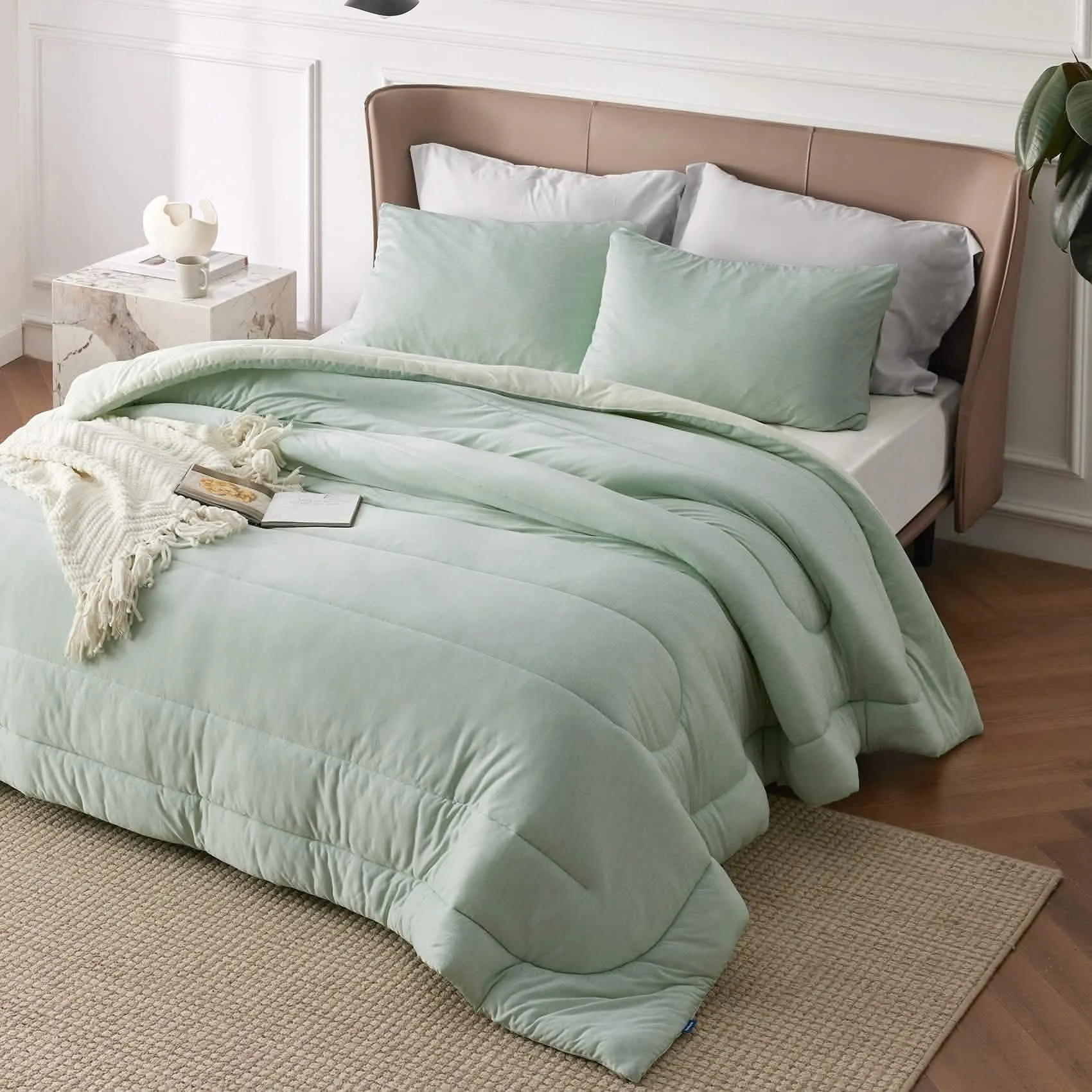 Reversible Warm and Cooling Comforter Set