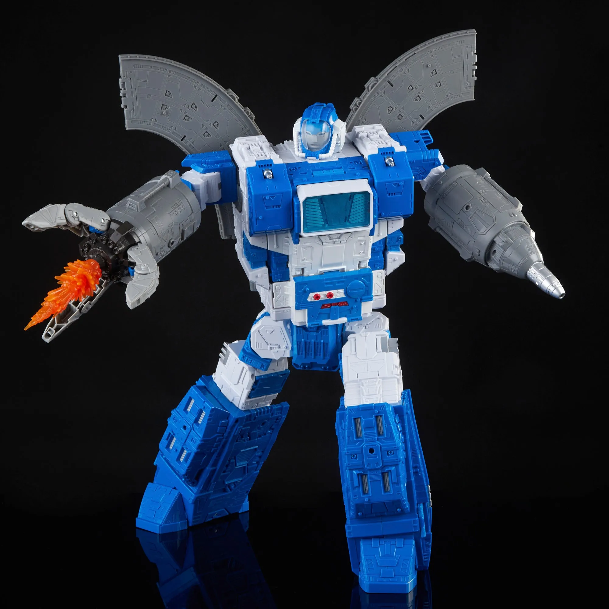 Transformers Generations Selects Titan Class Guardian Robot & Lunar-Tread