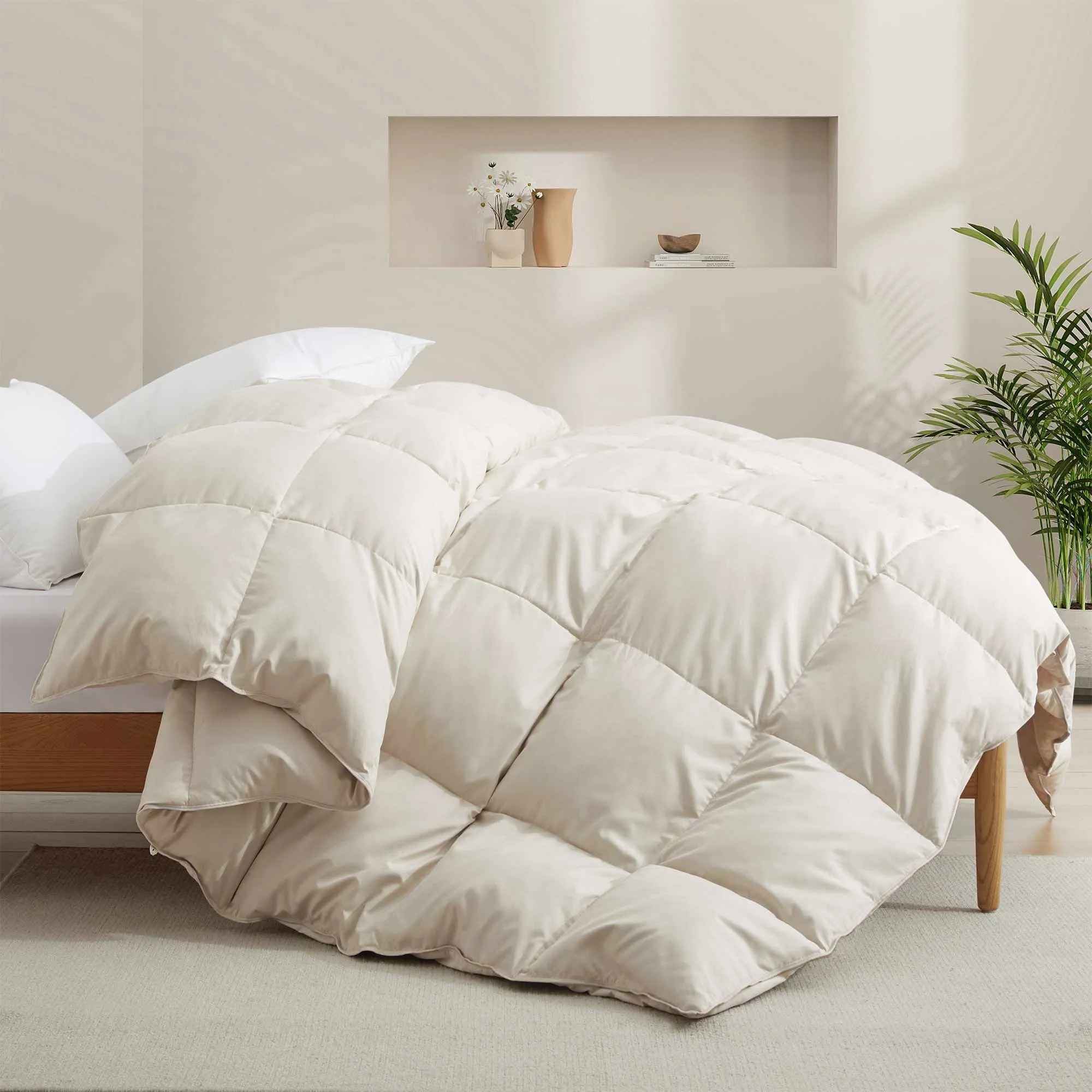 White Goose Feather Fiber and Down Comforter