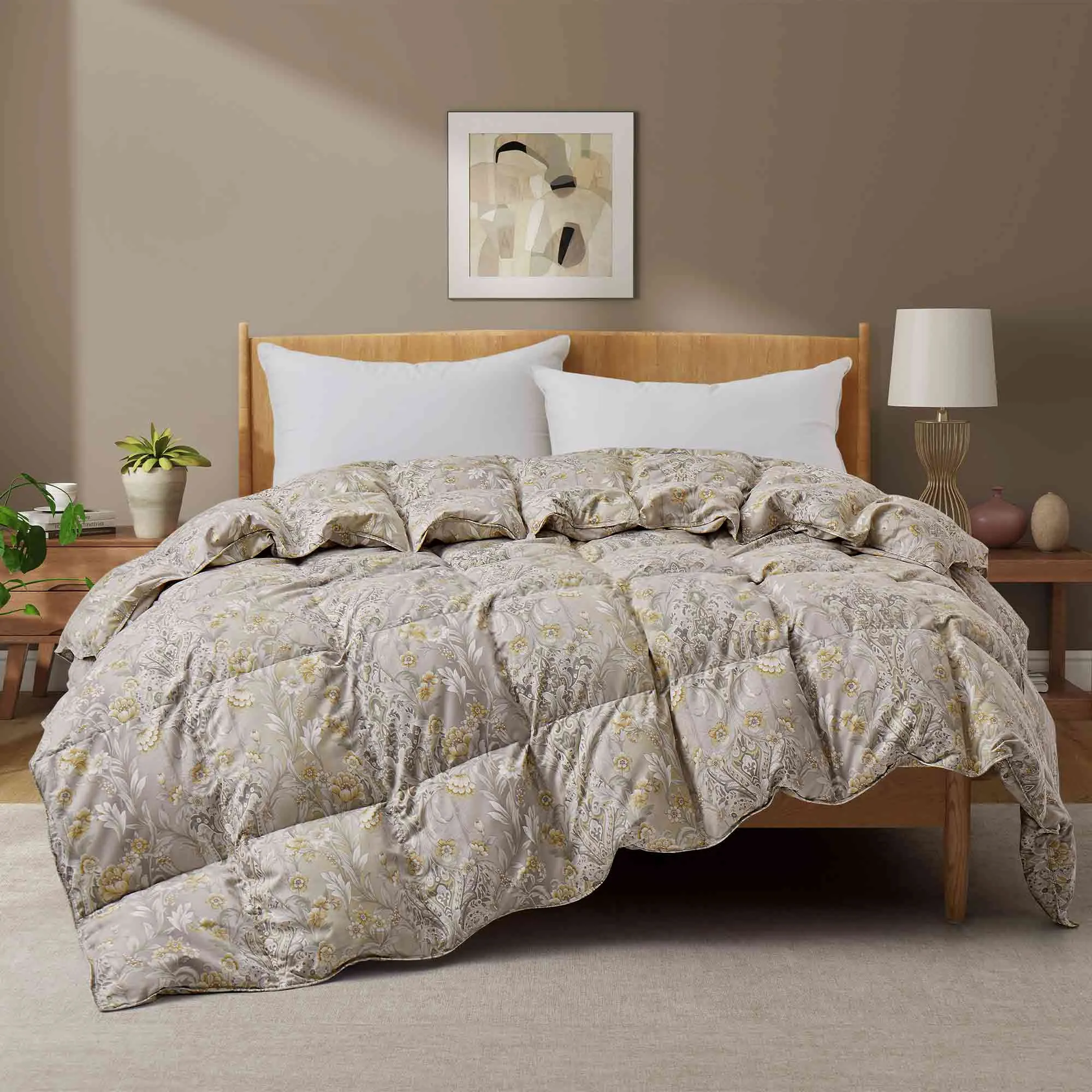 White Goose Feather Fiber and Down Comforter